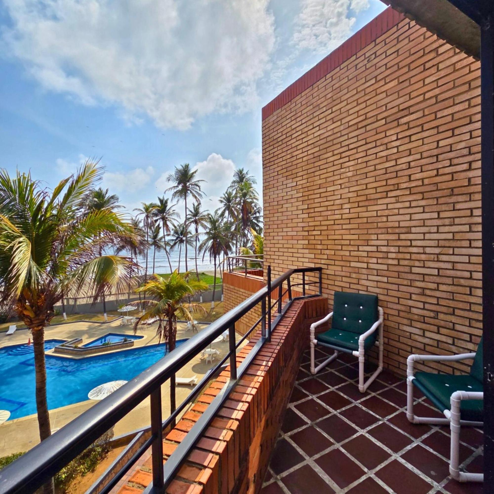 Tucacas, Frente Al Mar, Balcon, Piscina Y Playa Privada Appartement Buitenkant foto