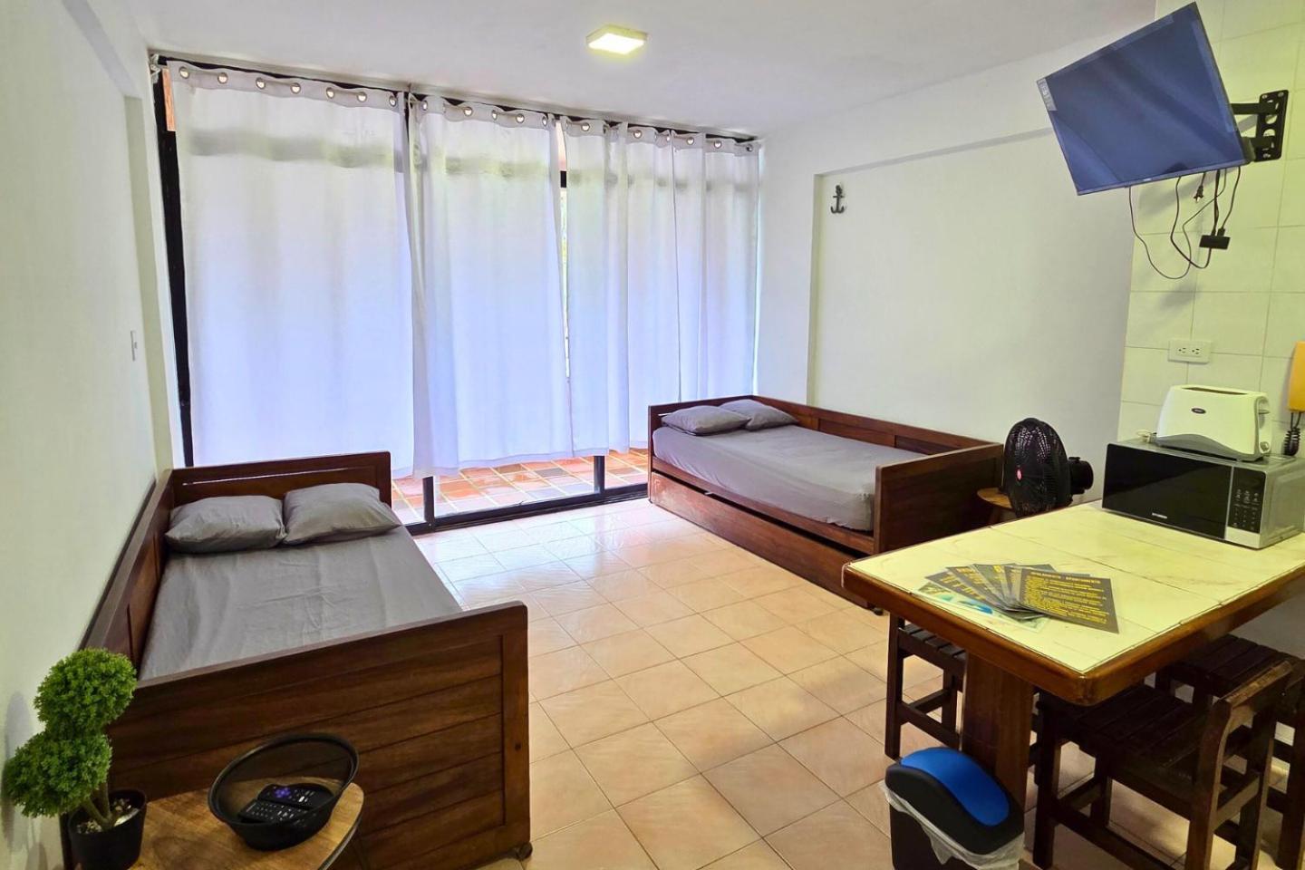 Tucacas, Frente Al Mar, Balcon, Piscina Y Playa Privada Appartement Buitenkant foto