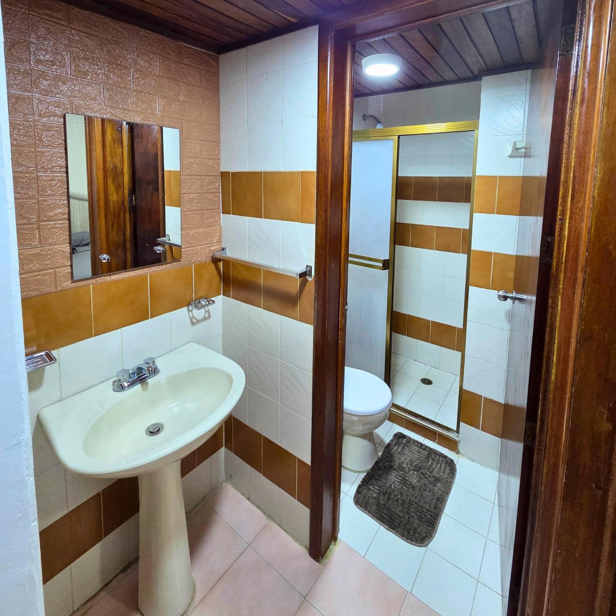 Tucacas, Frente Al Mar, Balcon, Piscina Y Playa Privada Appartement Buitenkant foto