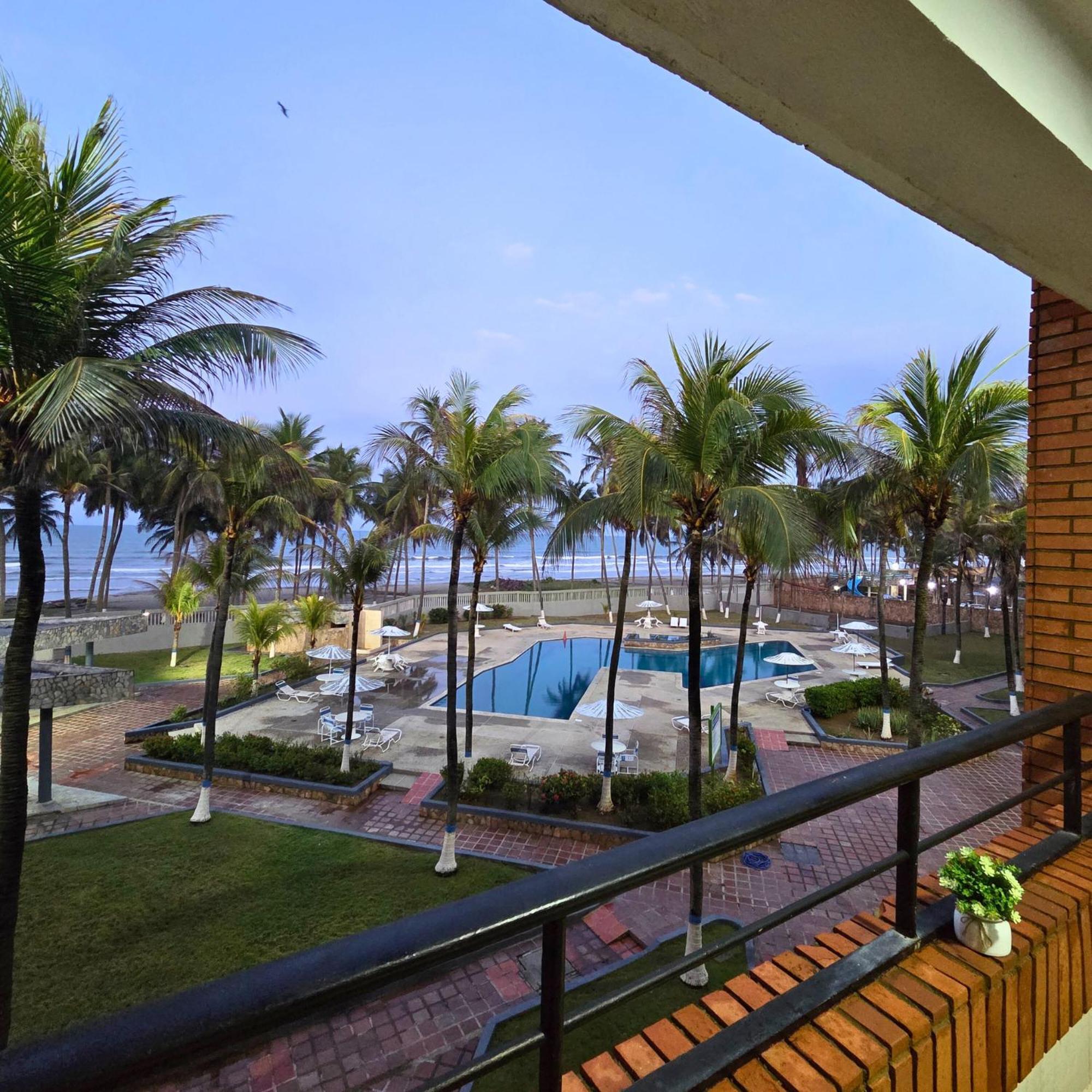 Tucacas, Frente Al Mar, Balcon, Piscina Y Playa Privada Appartement Buitenkant foto