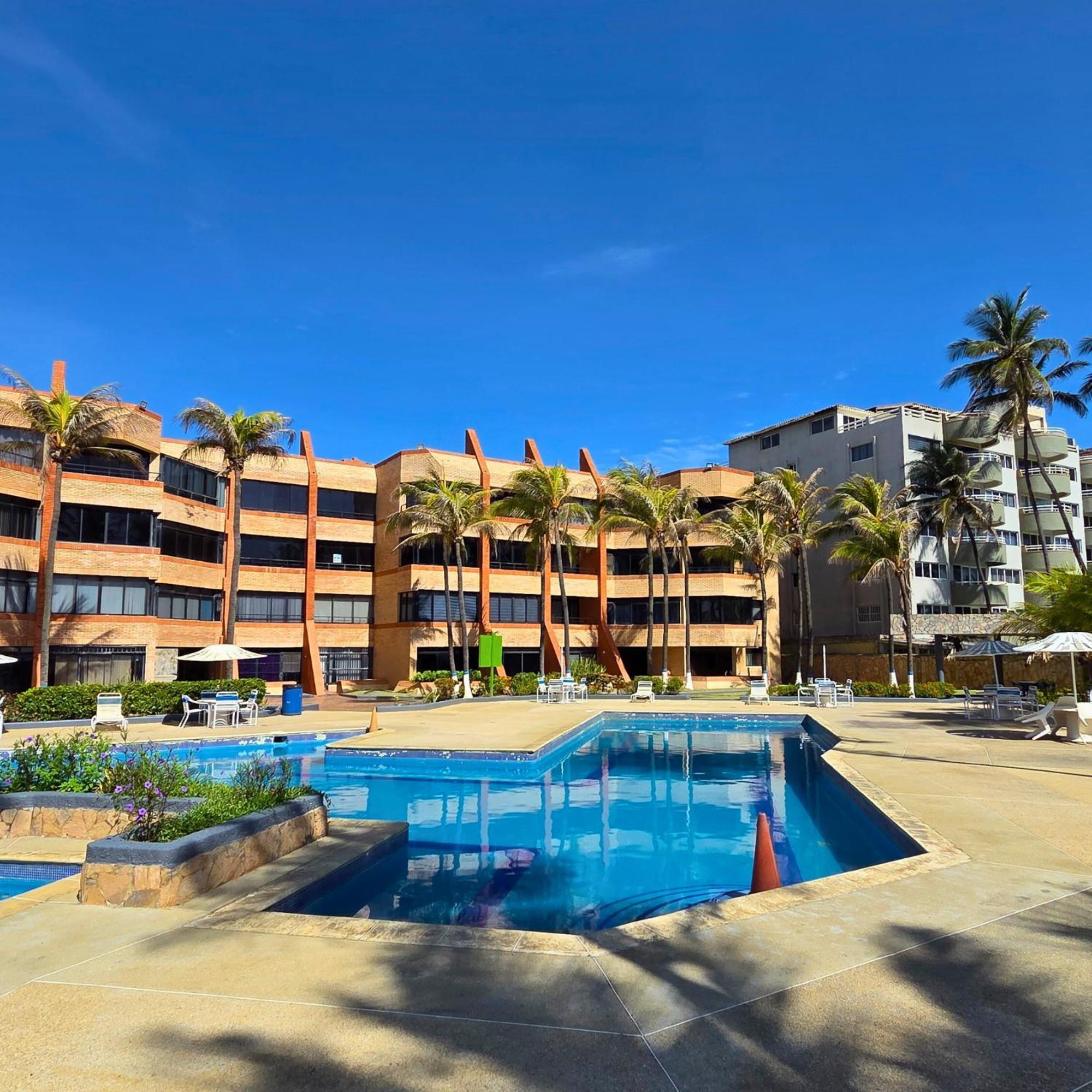 Tucacas, Frente Al Mar, Balcon, Piscina Y Playa Privada Appartement Buitenkant foto