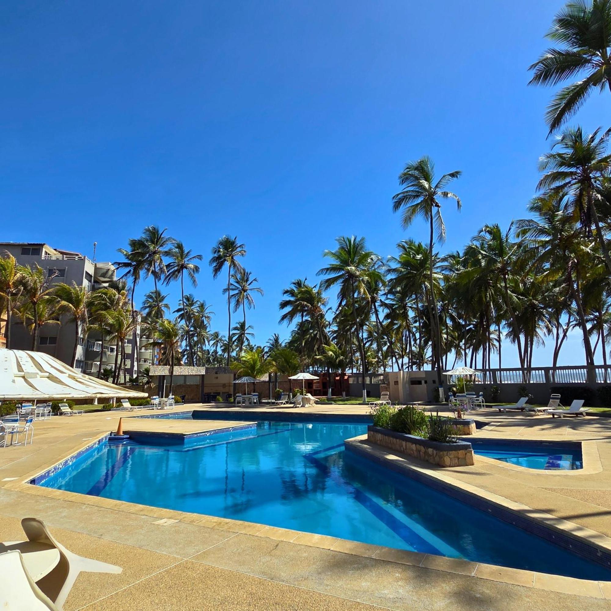 Tucacas, Frente Al Mar, Balcon, Piscina Y Playa Privada Appartement Buitenkant foto
