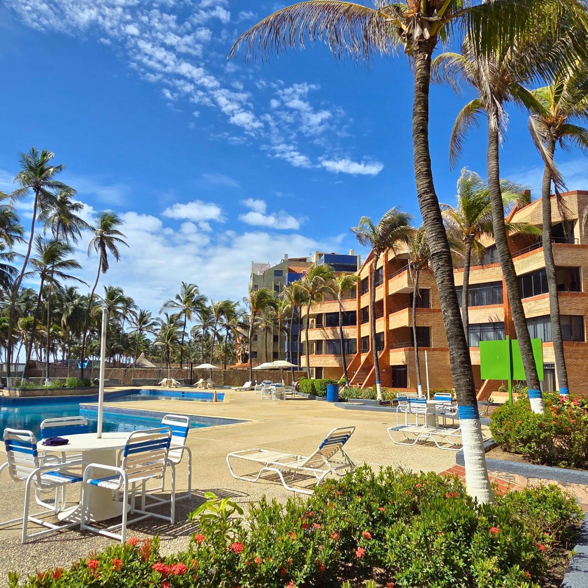 Tucacas, Frente Al Mar, Balcon, Piscina Y Playa Privada Appartement Buitenkant foto